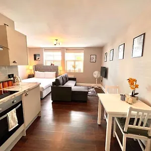  Apartment Lovely Close To Station United Kingdom